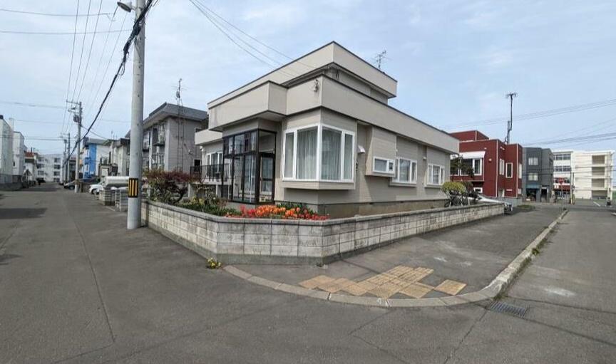 女事主回家途中,於札幌東區北23條東4丁目街頭,突然遭一名男子攔截。(事發地點。網上圖片)