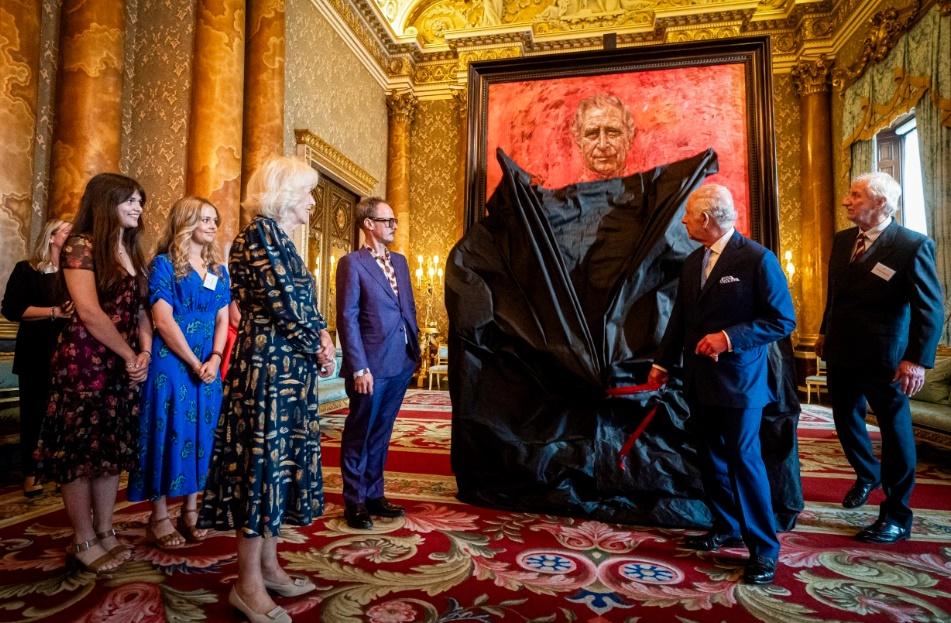 英王查理斯三公布登基以來首張官方肖像畫。(X)