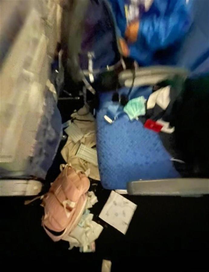 國泰航機上海抵港遇黃雨兩度降落失敗,急爬升逾千米乘客尖叫嘔吐。(微博截圖)