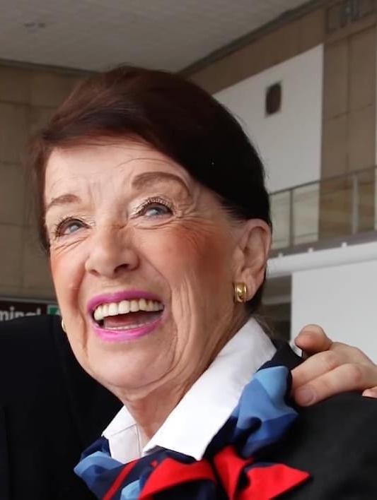 Bette Nash過世時依然是美國航空的員工。(X)