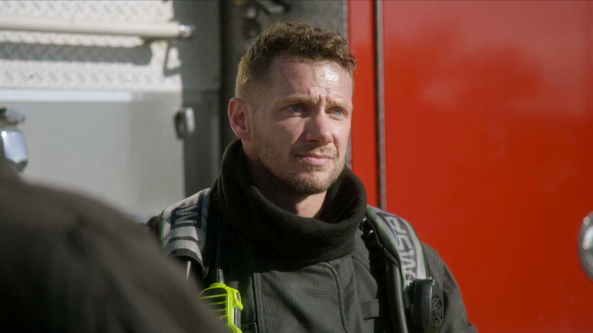 Johnny於《19號消防局》。(X)