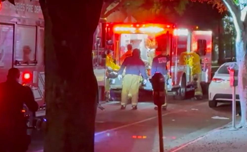 救護人員到場後將Johnny送入醫院及後宣布重傷不治。(X)