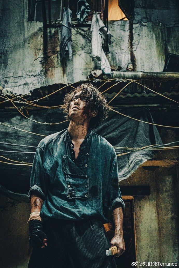 劉俊謙在《九龍城寨之圍城》演信一,網民不停大讚「劉俊謙好靚仔」。