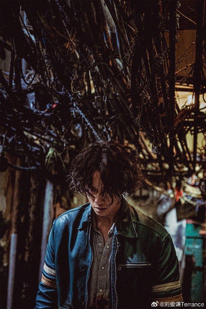 劉俊謙在《九龍城寨之圍城》演信一,網民不停大讚「劉俊謙好靚仔」。