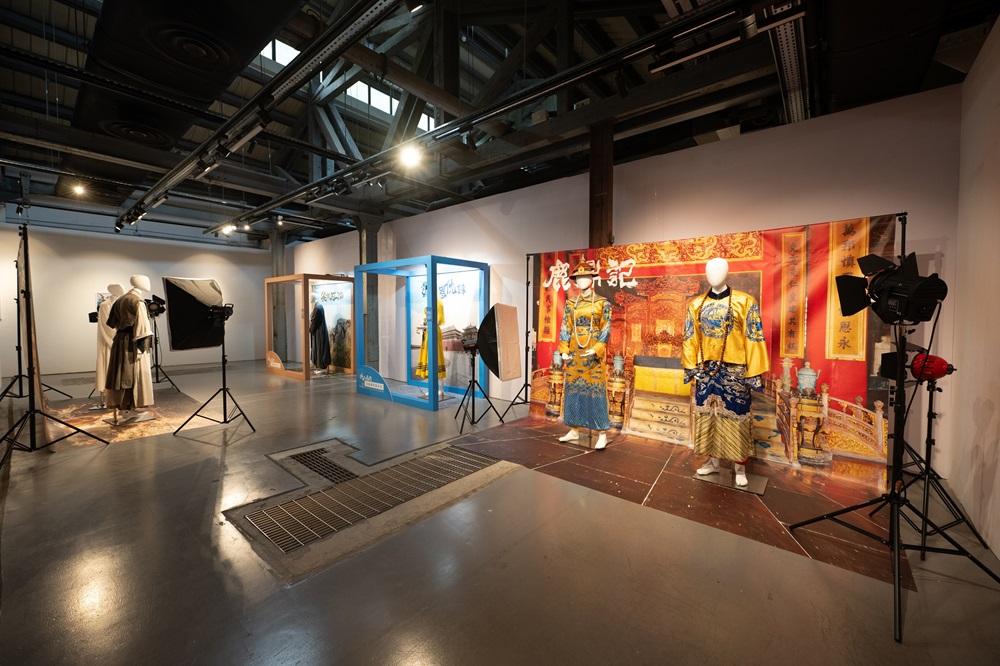 展覽展出多套做工精緻的經典戲服,現場更播放多套TVB金庸劇集片段。