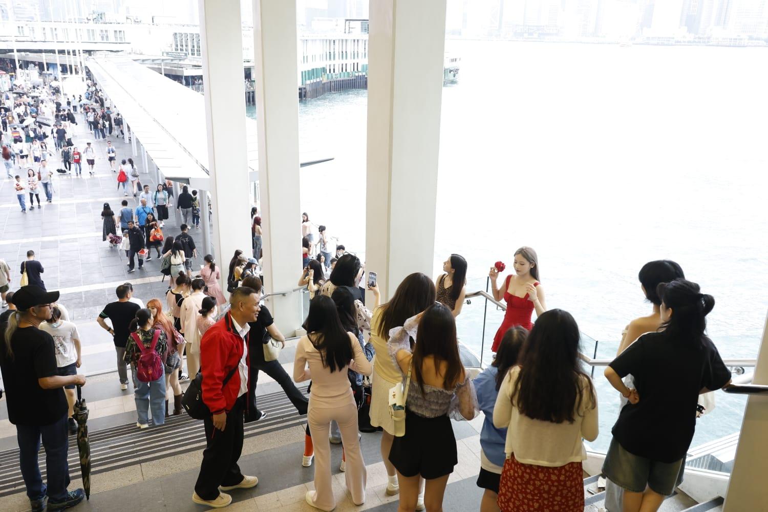 五一長假期吸引不少內地旅客來港遊玩。(資料圖片)