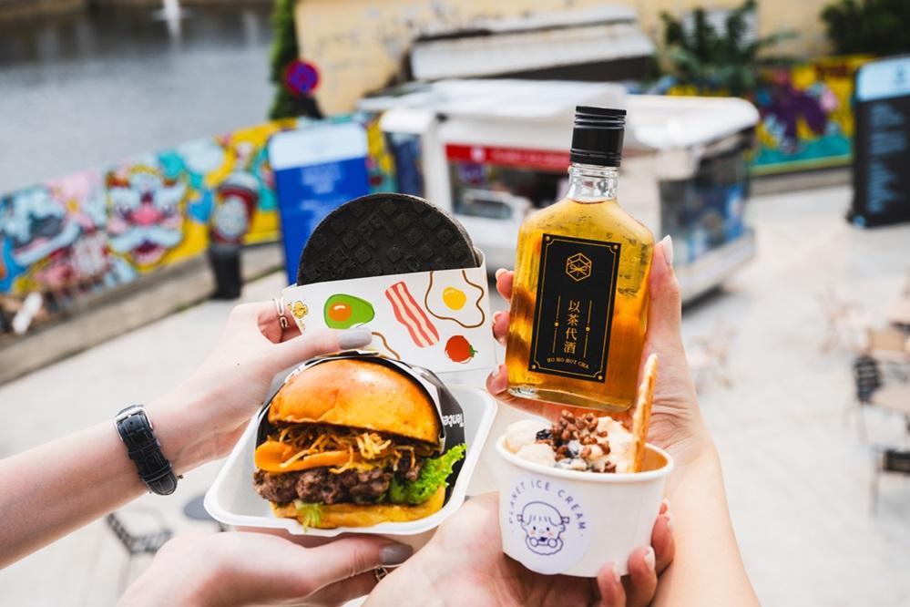 美高梅聯動本地中小企餐飲品牌以創意餐車形式供應多款潮流輕食。