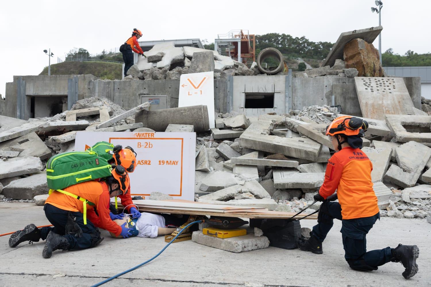 民安隊舉行大型演習。(蘇文傑攝)