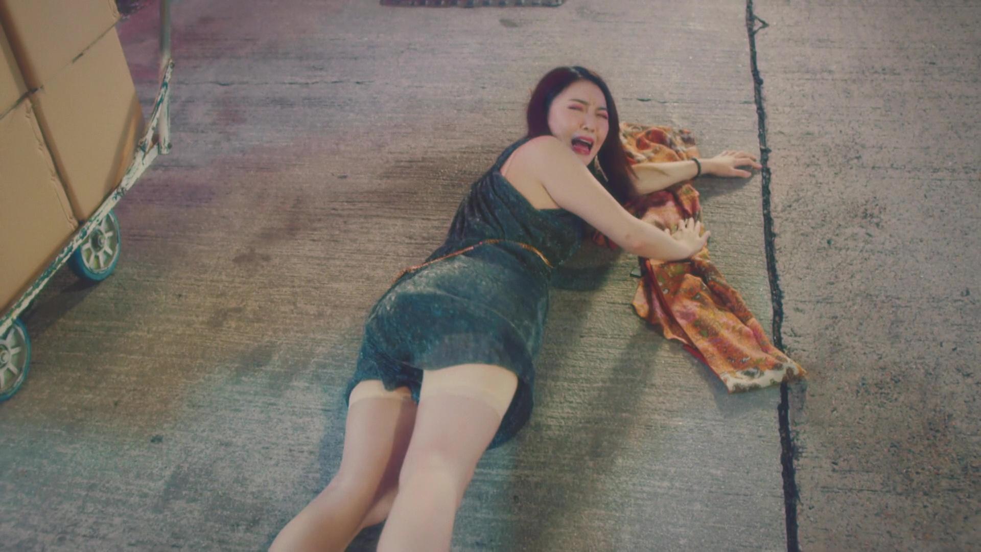 詩沛最終搞到仆落地,認真可憐。