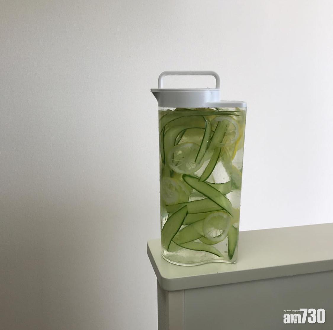 夏天飲品|建議準備一個大水瓶,方便把青瓜檸檬水雪在雪櫃中。