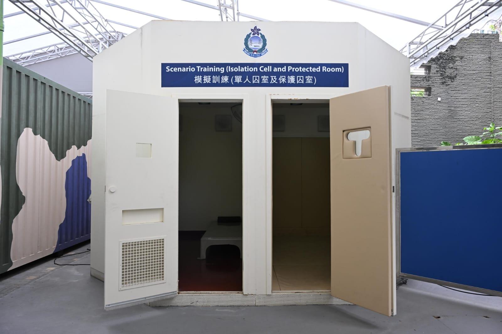 入境處招聘體驗日反應熱烈。(陳奕釗攝)