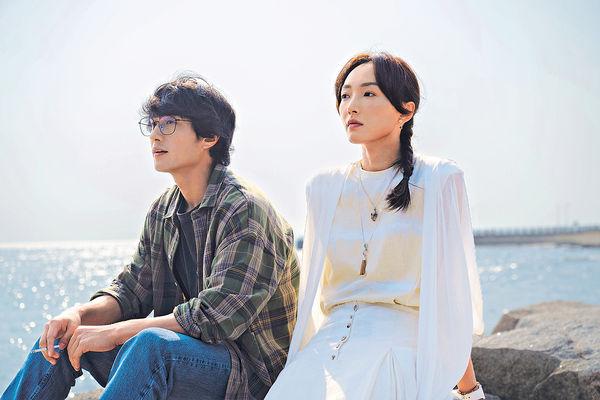 劉俊謙與蔡思韵在電影《幻愛》合作而撻著。