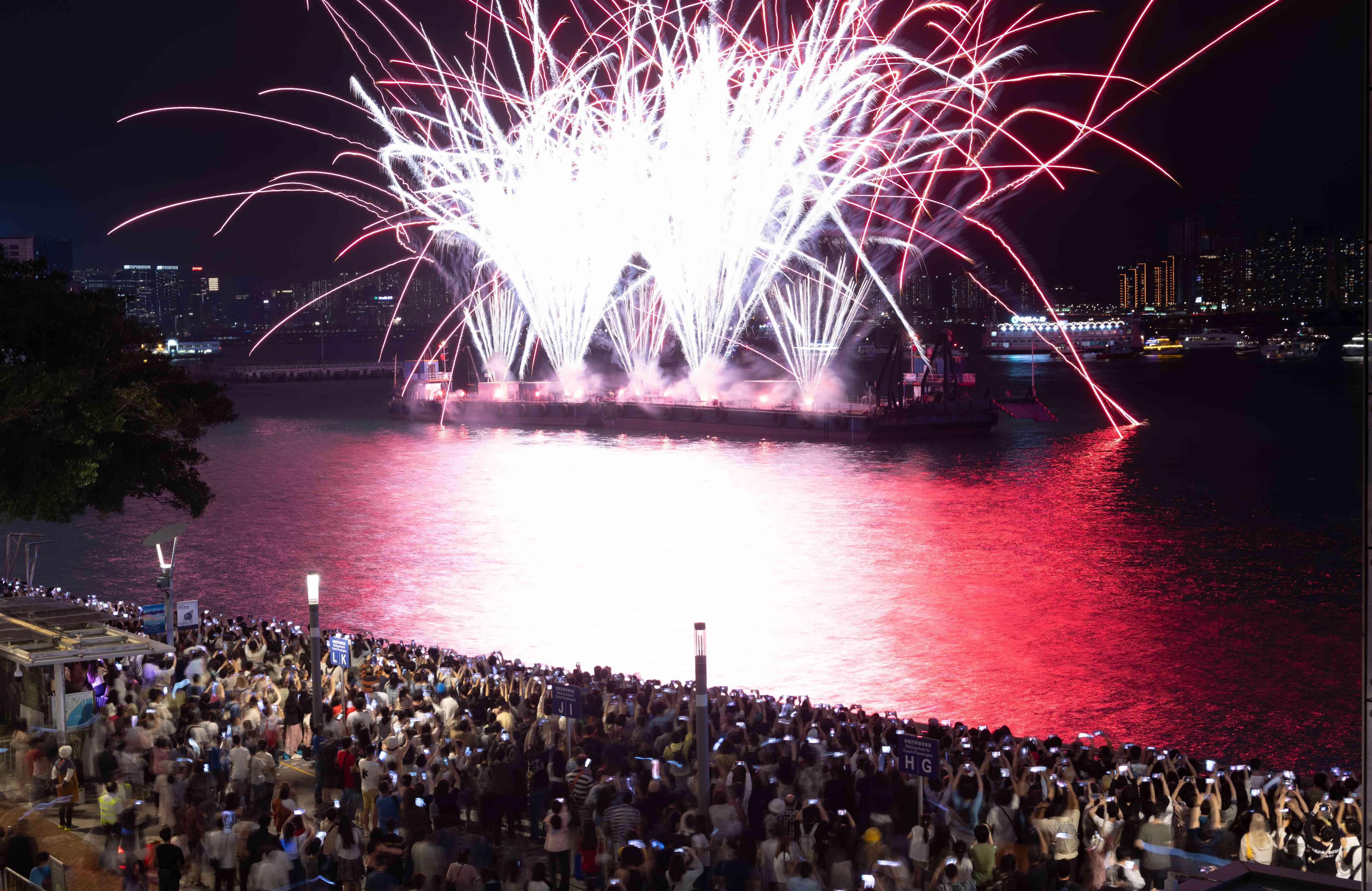 尖沙咀 旅發局五一海上煙火表演
