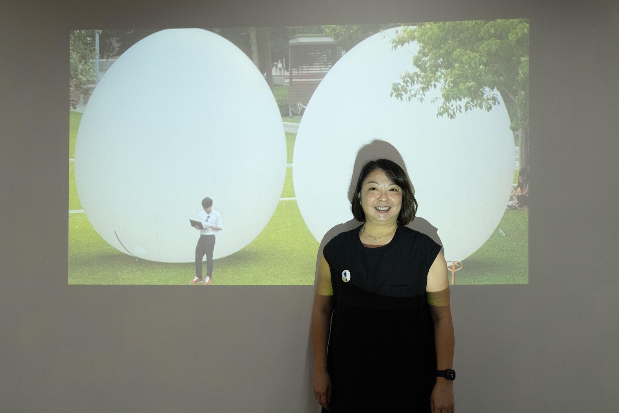 藝術推廣辦事處總監胡佩珊分享策展背後的故事。(林靄怡攝)