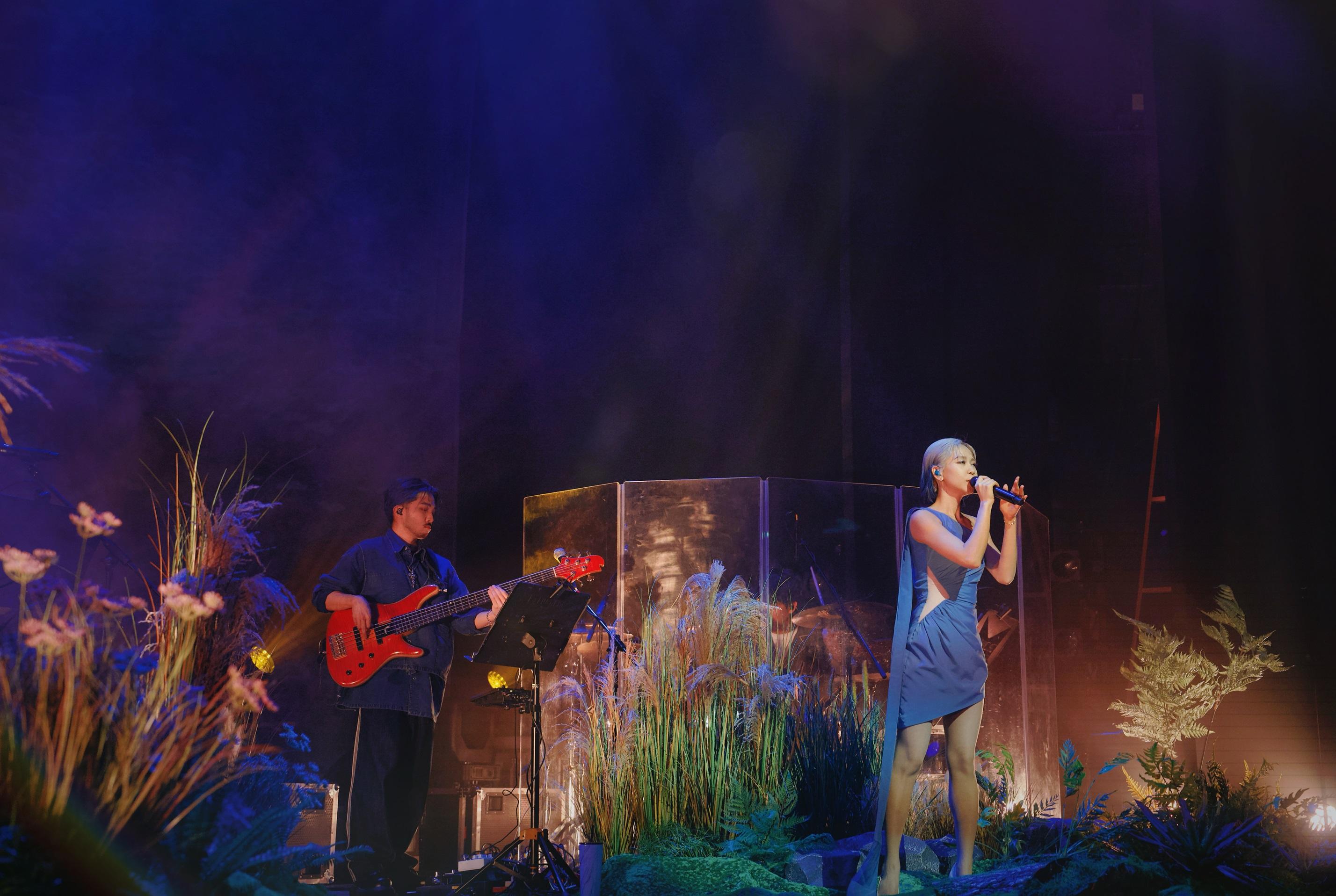 陳慧敏相隔7年再站香港舞台,舉行一連4場《趁我們還有__》音樂會。