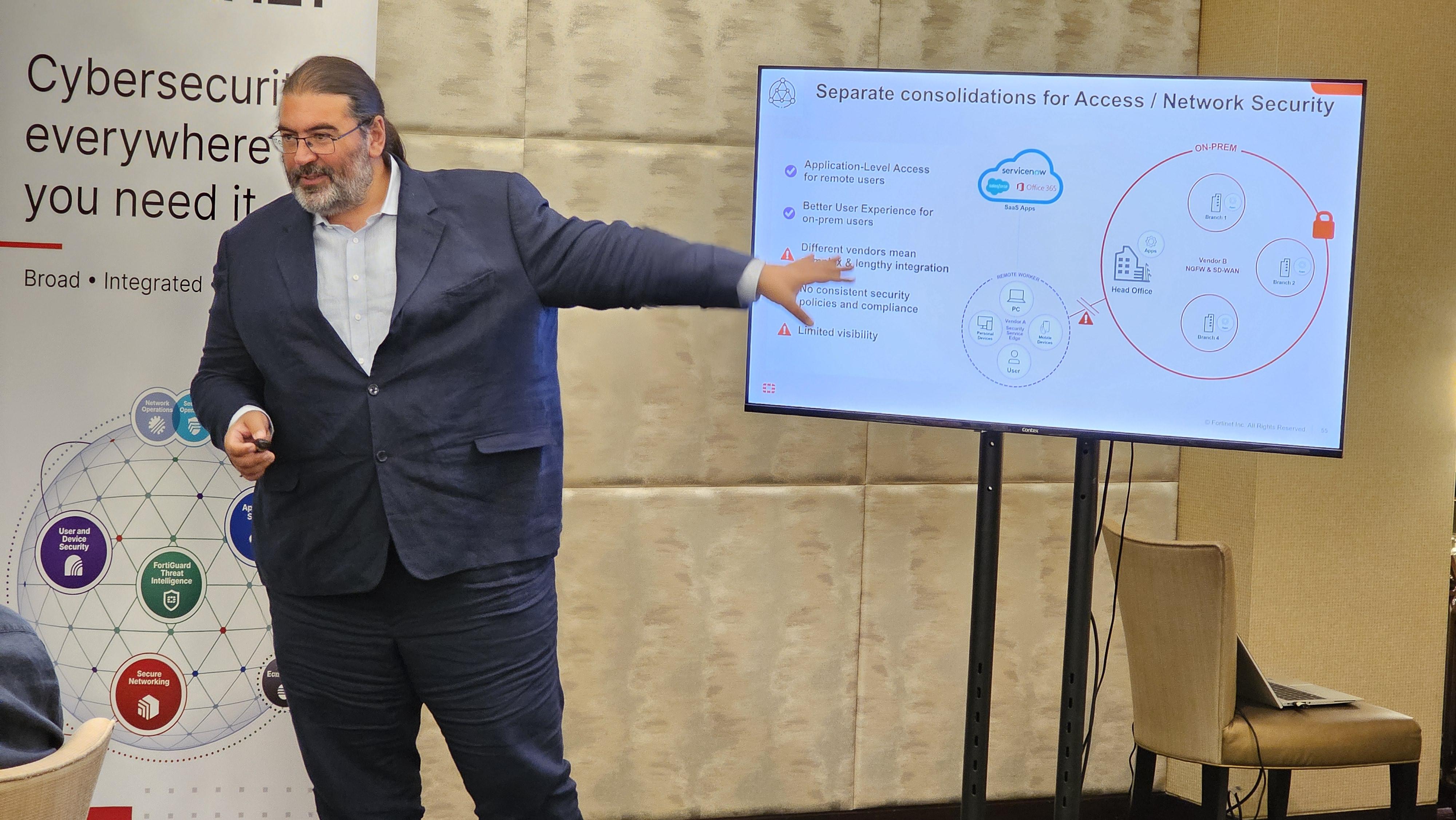 Fortinet全球技術主管、高級副總裁 - 工程及預售負責人Filippo Cassini概述FortiOS 7.6新升級,又分享美國數個應用例子。