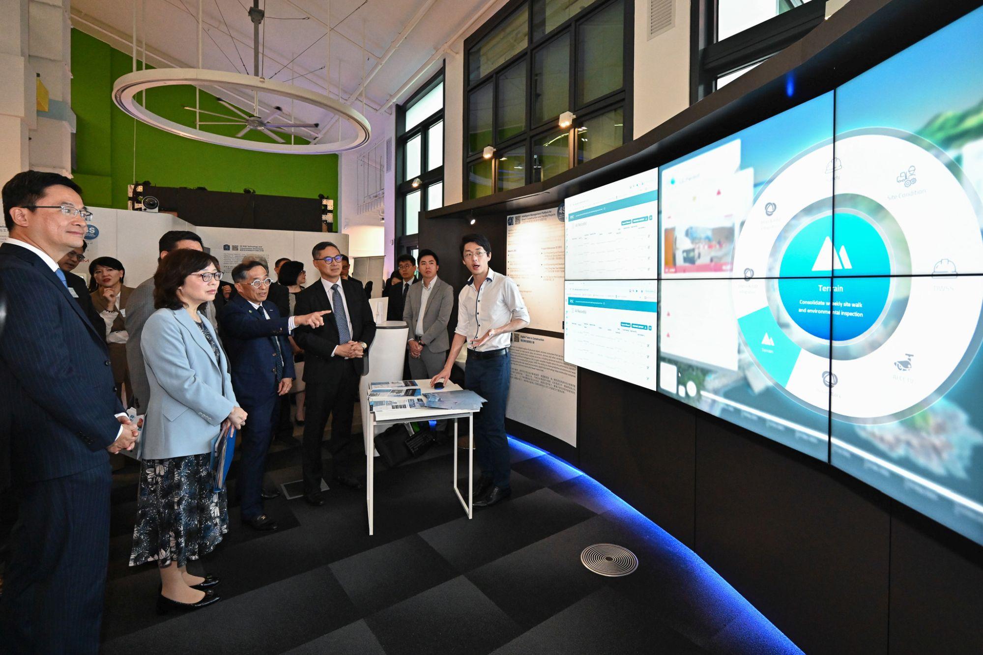 甯漢豪指政府推出3項新措施助提升工地安全。