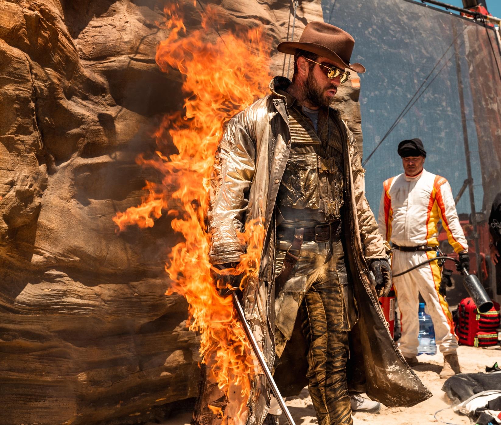 賴恩高斯寧在《特技狂人》演特技演員。(劇照)