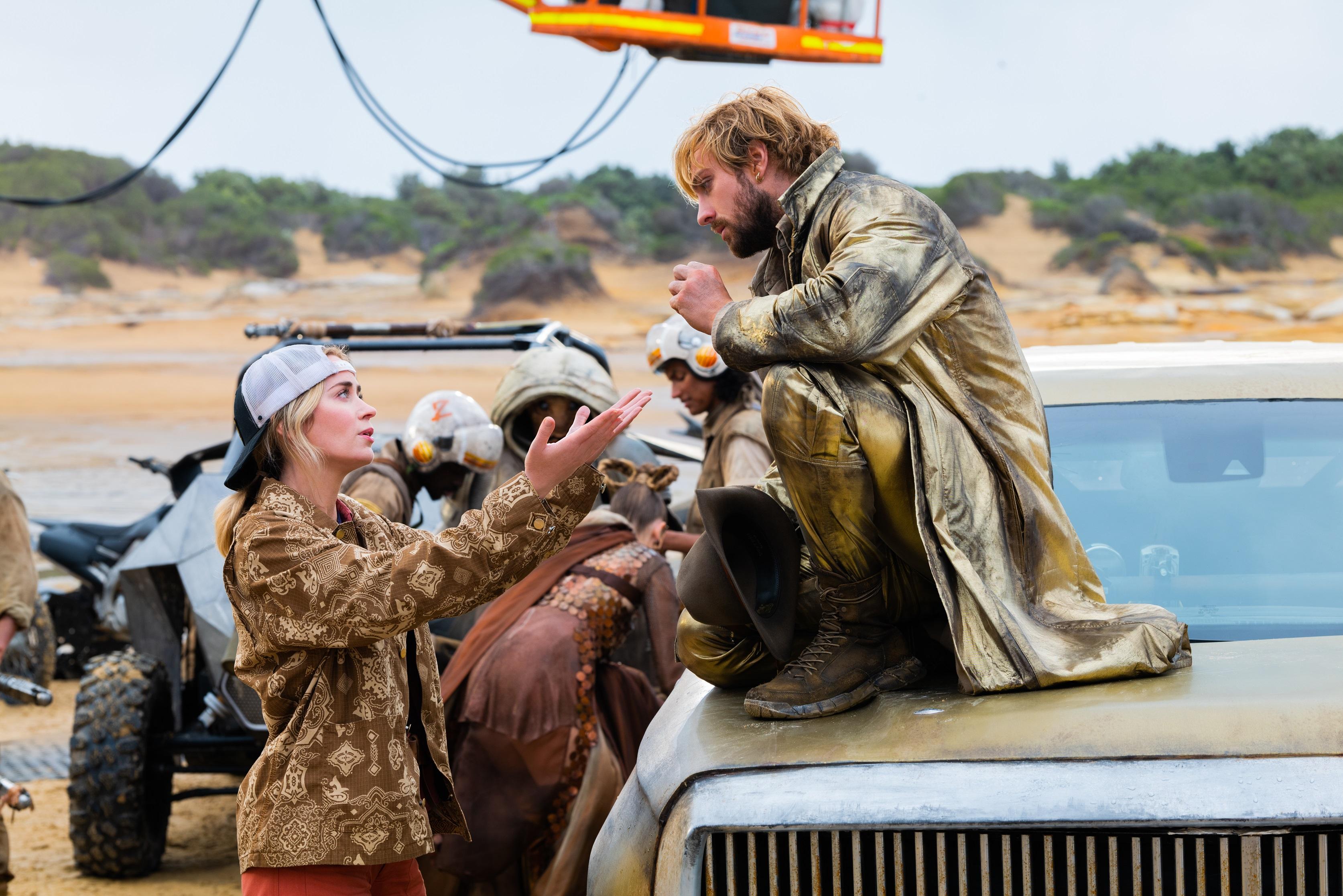 賴恩高斯寧與艾美莉賓特在《特技狂人》有愛情線。(劇照)