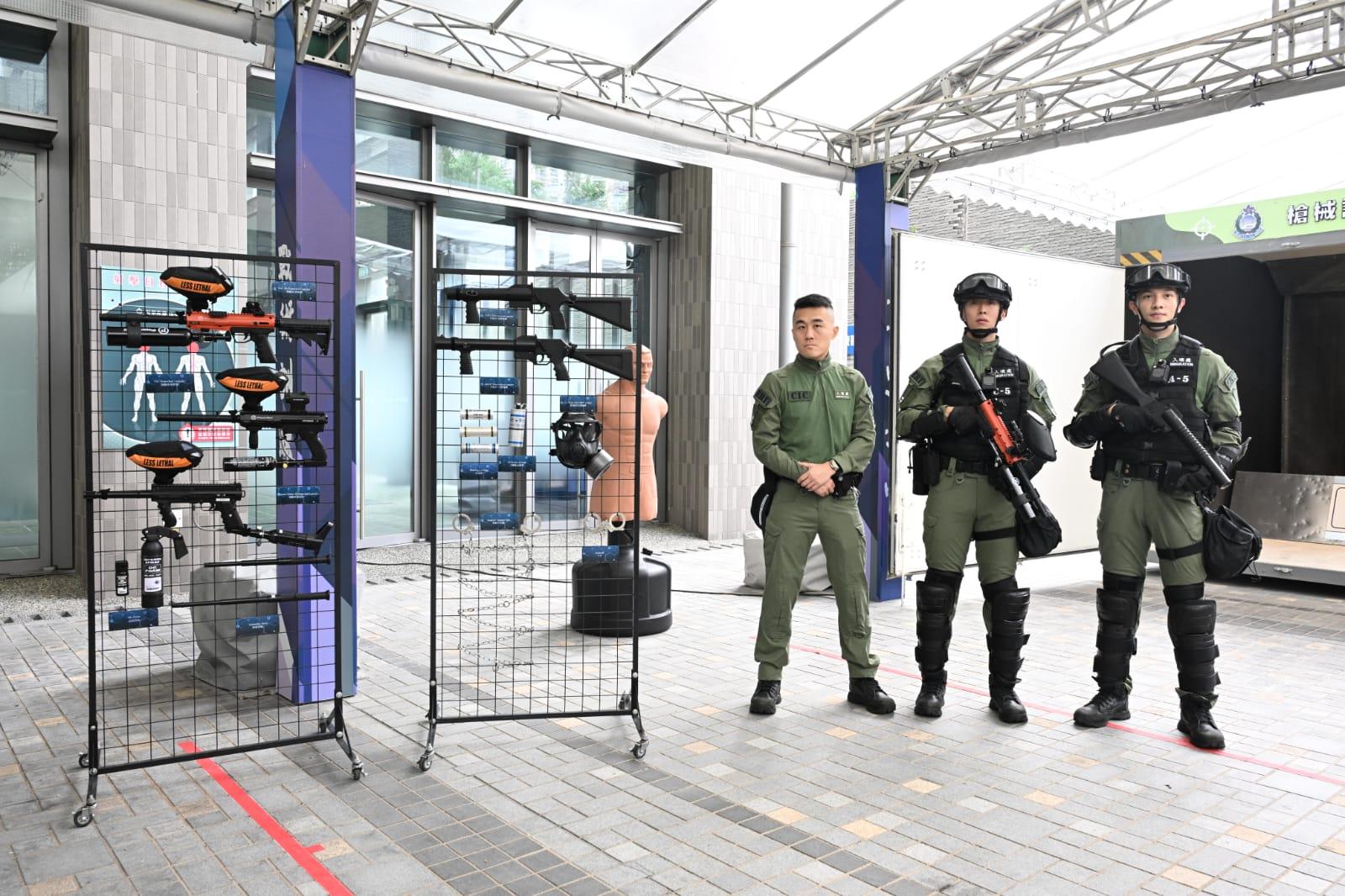 入境處招聘體驗日反應熱烈。(陳奕釗攝)