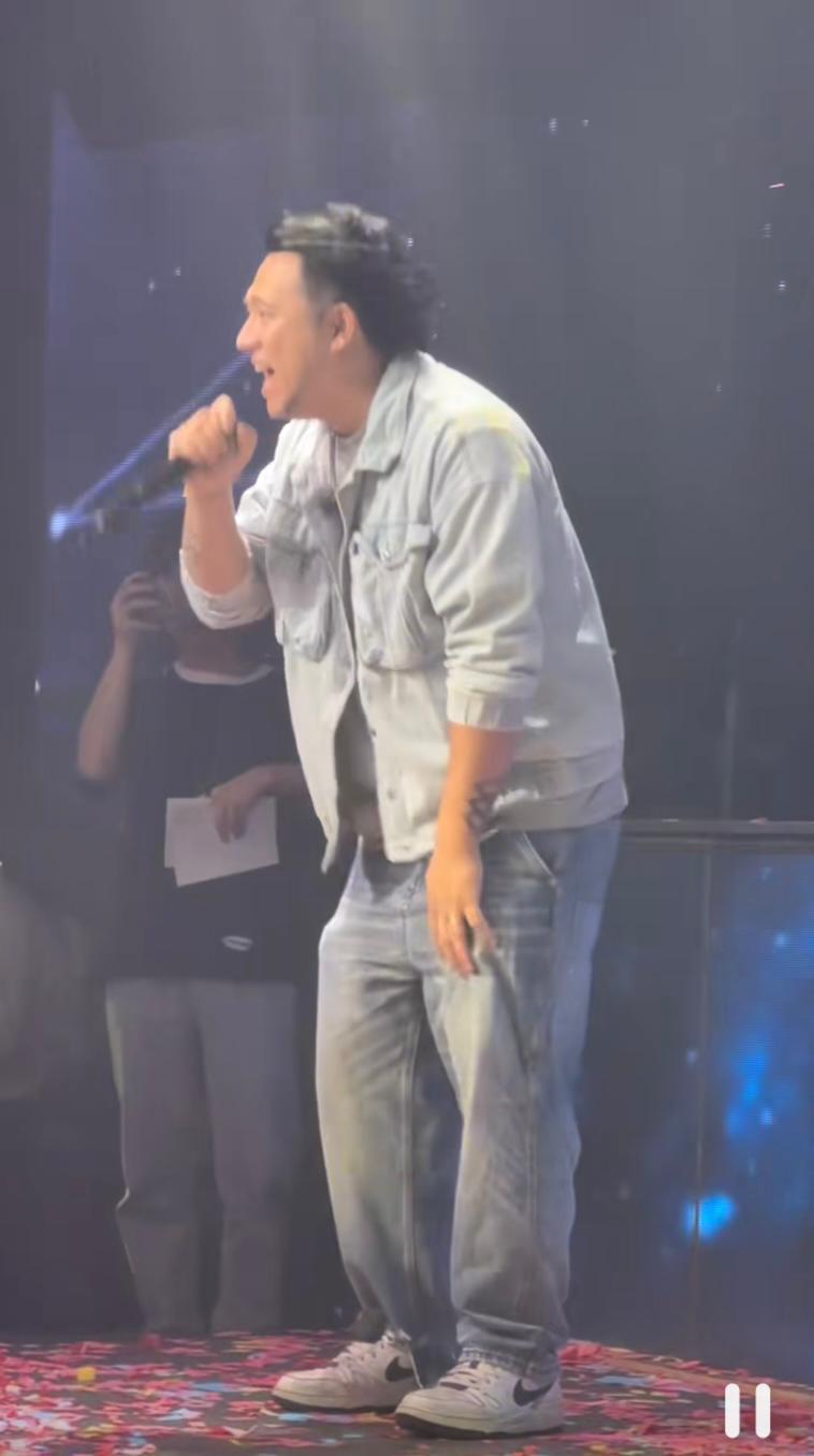 張致恒內地登台,以一身牛仔造型亮相。