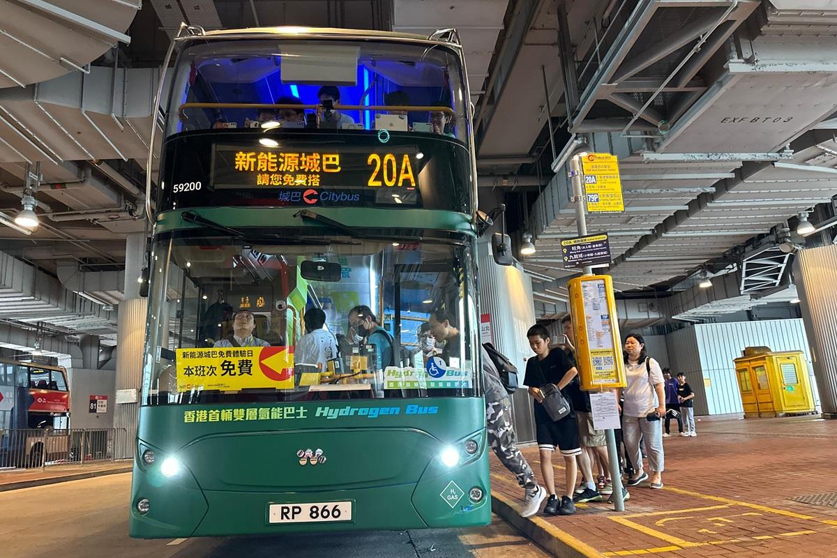 城巴氫能巴士今日行走20A號彌敦道線,乘客可免費登車。(城巴提供)