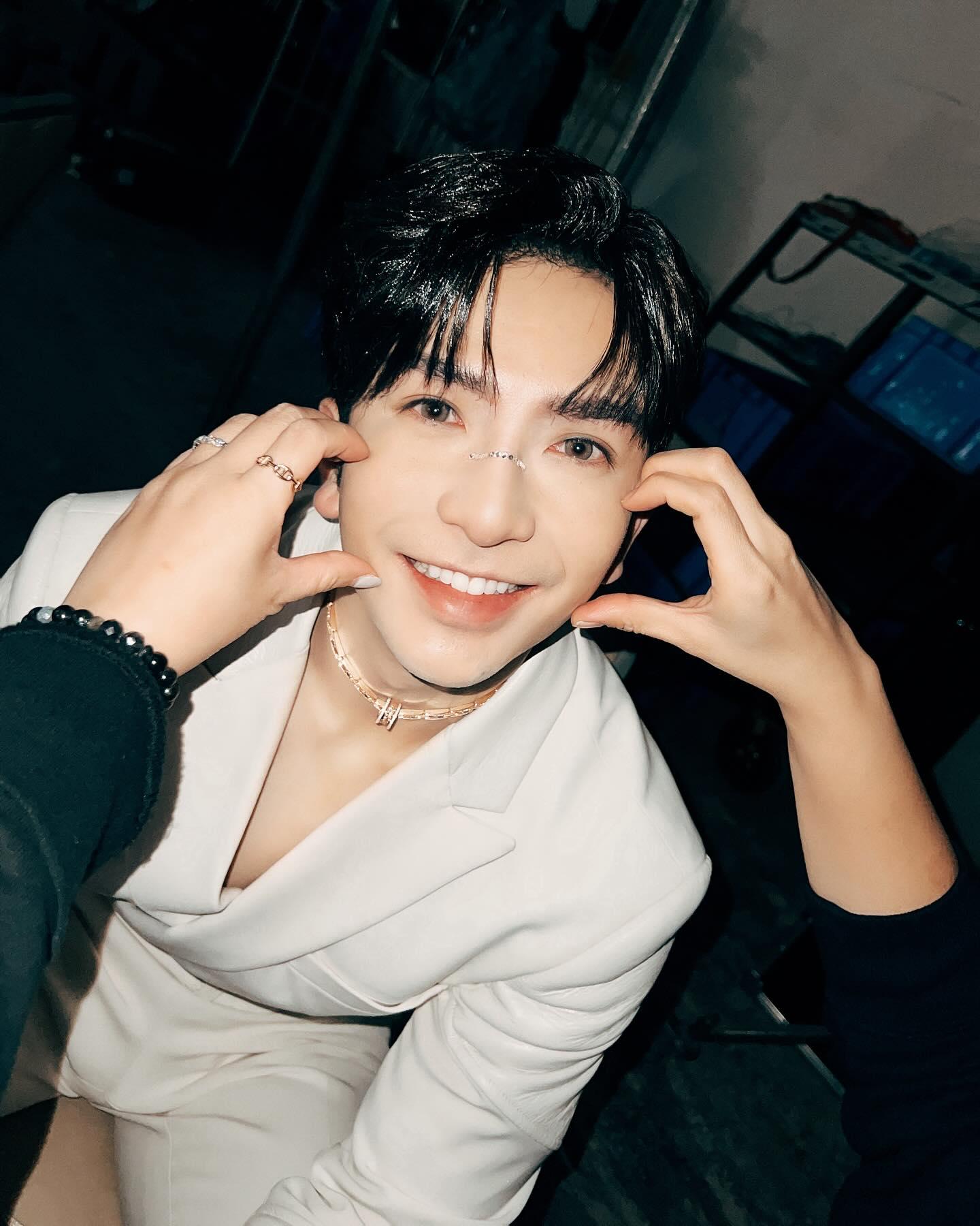 盧瀚霆被指不滿盧覓雪的言論,而在IG限時動態連環出PO回應。