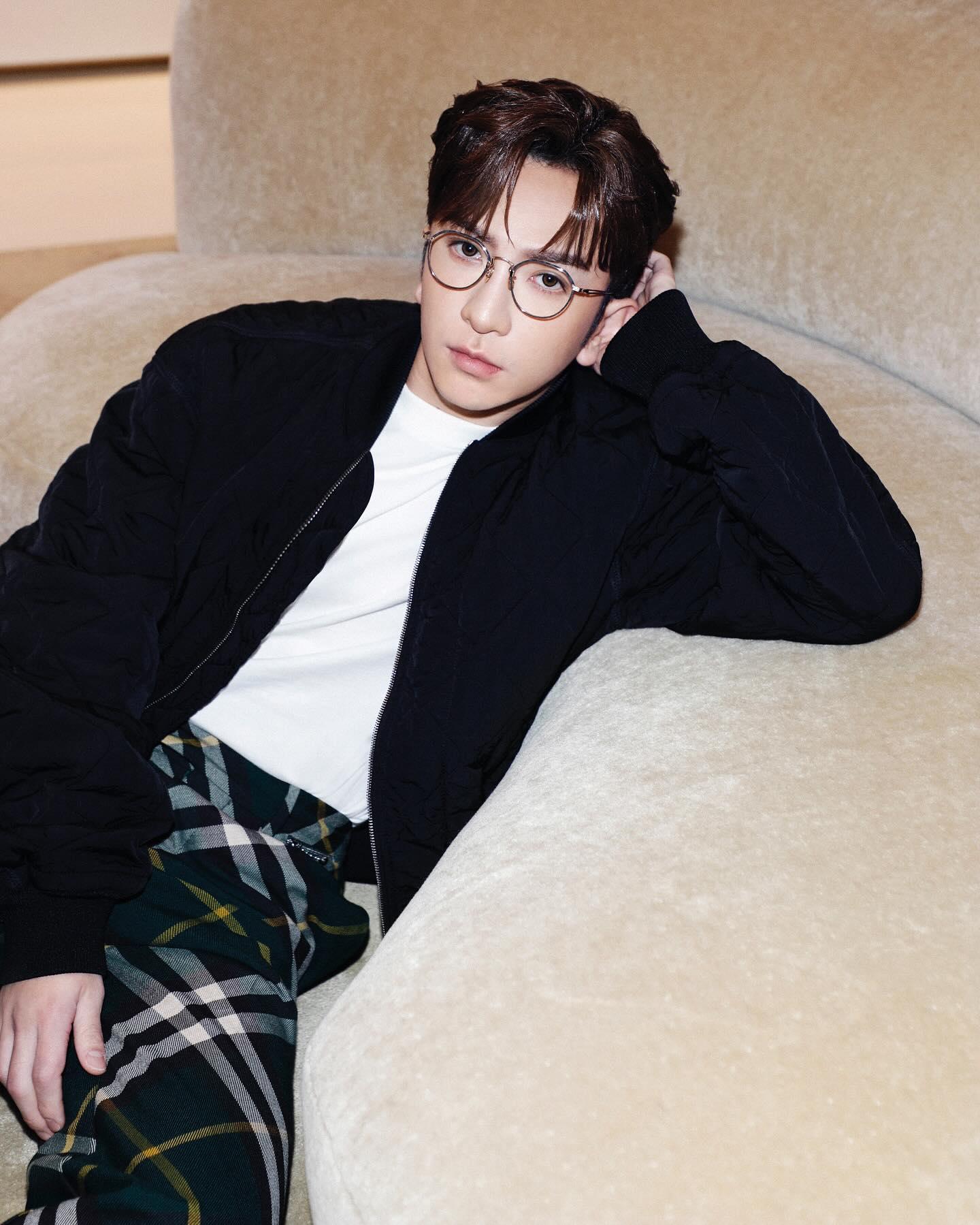 盧覓雪在節目說了一句「濃過Anson Lo?」,未幾Anson Lo連環出po,內容都是回應妝容。