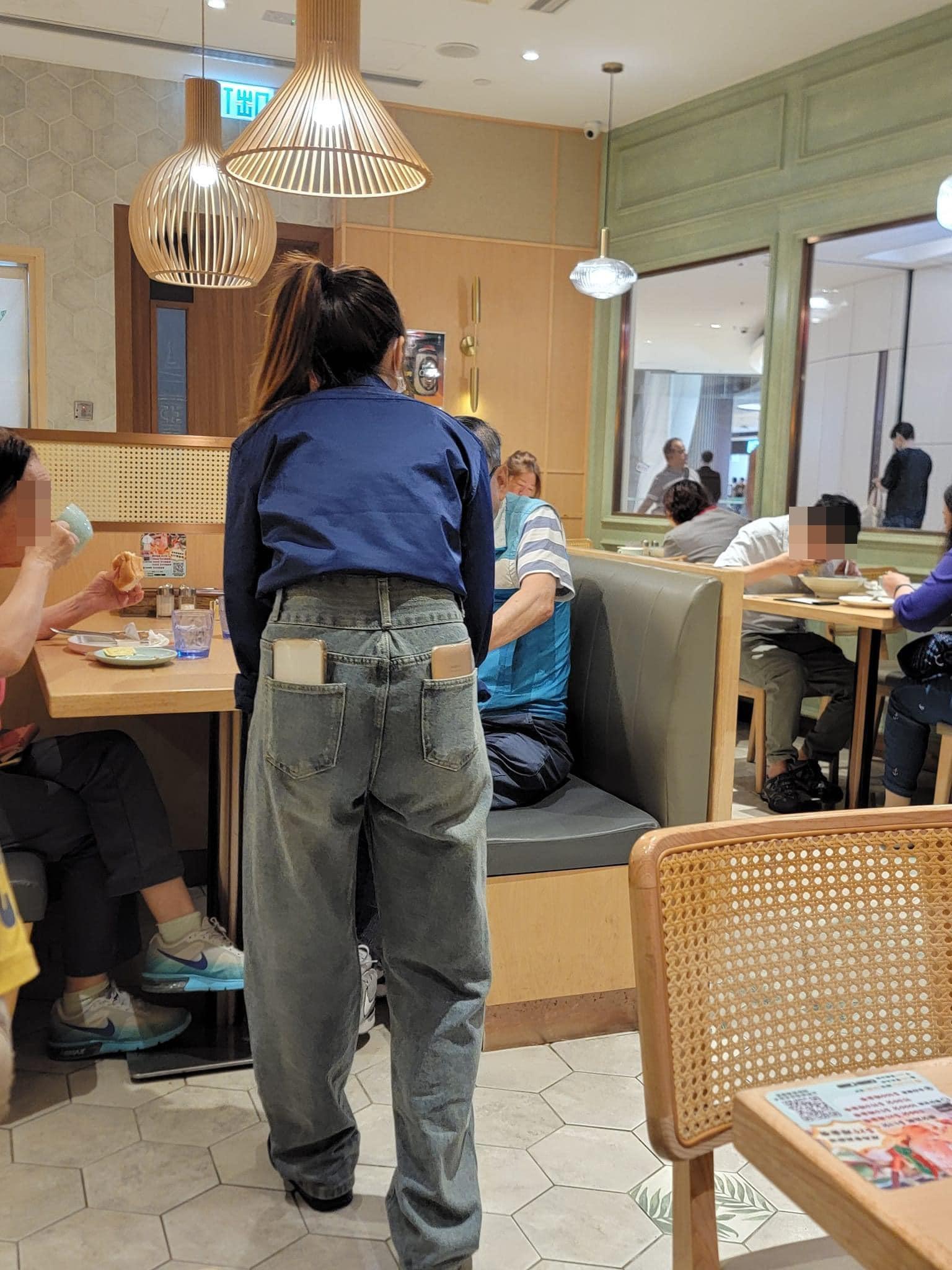 該名食客表示本月10日到將軍澳日出康城一間泰國餐廳吃午餐,其間點了凍檸茶,店方提供紙飲筒,他隨即換上自備的膠飲筒,惟有一名女侍應隨即上前,表示不能使用膠飲管。事主聽後大怒反斥,「乜X嘢唔得啊?邊X度唔畀啊?」(422「齊走塑」環保消息關注組 FB)