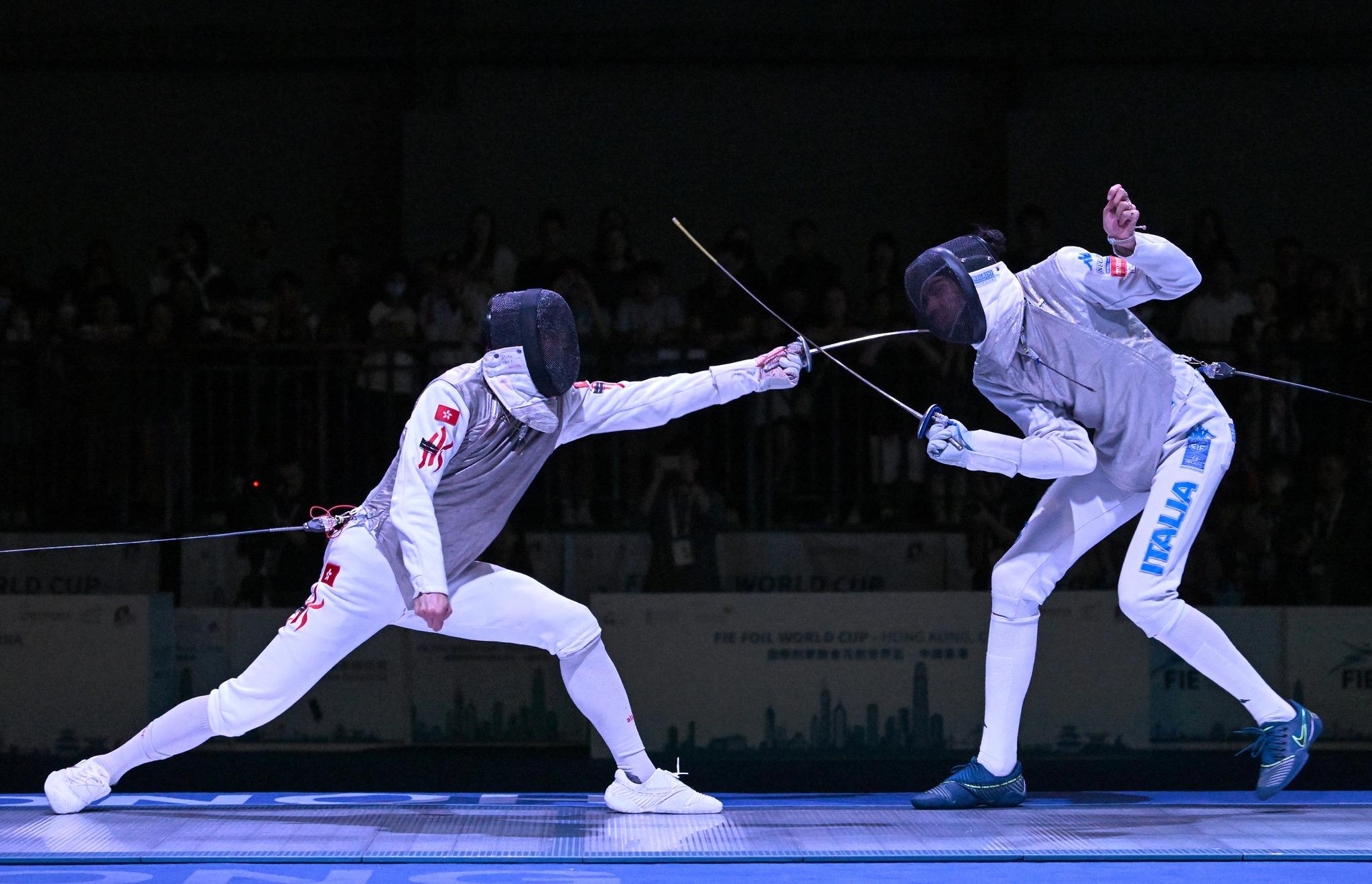 國際劍擊聯會花劍世界盃香港站,港隊在男花團體賽決賽反勝意大利隊,奪得隊史世盃分站首金 (國際劍擊總會)
