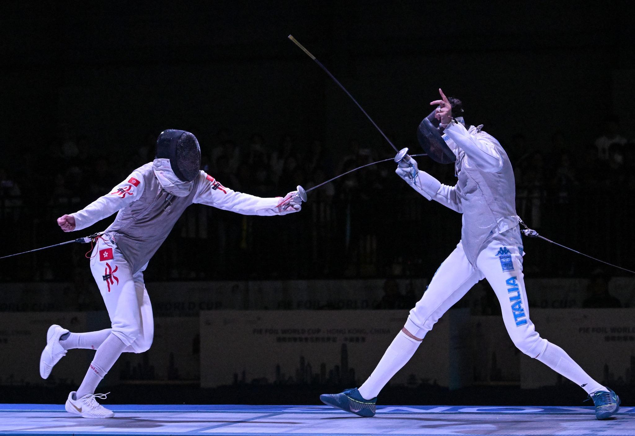 國際劍擊聯會花劍世界盃香港站,港隊在男花團體賽決賽反勝意大利隊,奪得隊史世盃分站首金 (國際劍擊總會)