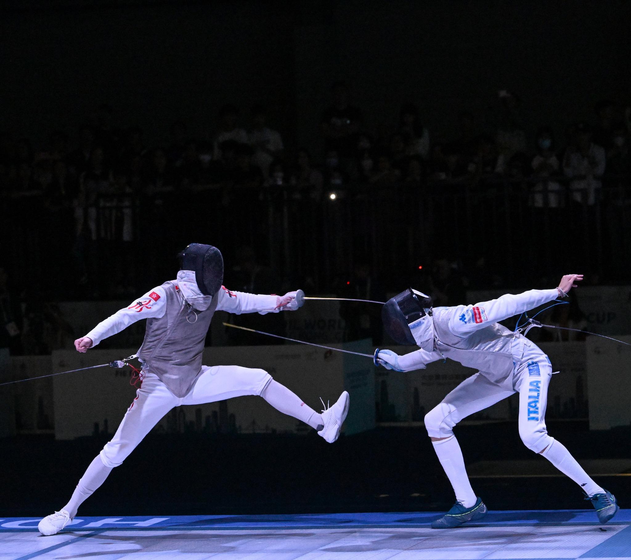 國際劍擊聯會花劍世界盃香港站,港隊在男花團體賽決賽反勝意大利隊,奪得隊史世盃分站首金 (國際劍擊總會)