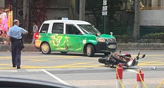 大埔電單車與綠的相撞,鐵騎士倒地受傷。