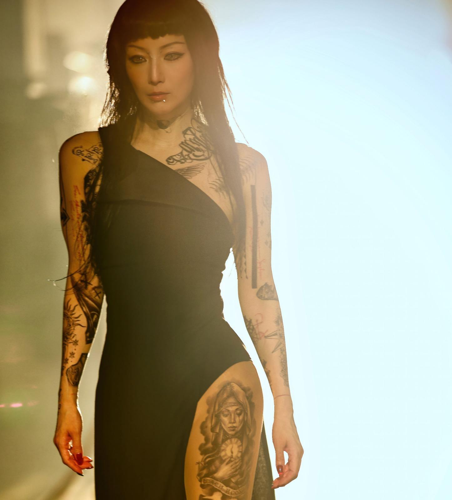 《心魔》MV破格和充滿電影感的拍攝手法,Sammi坦言入行以來從未試過。