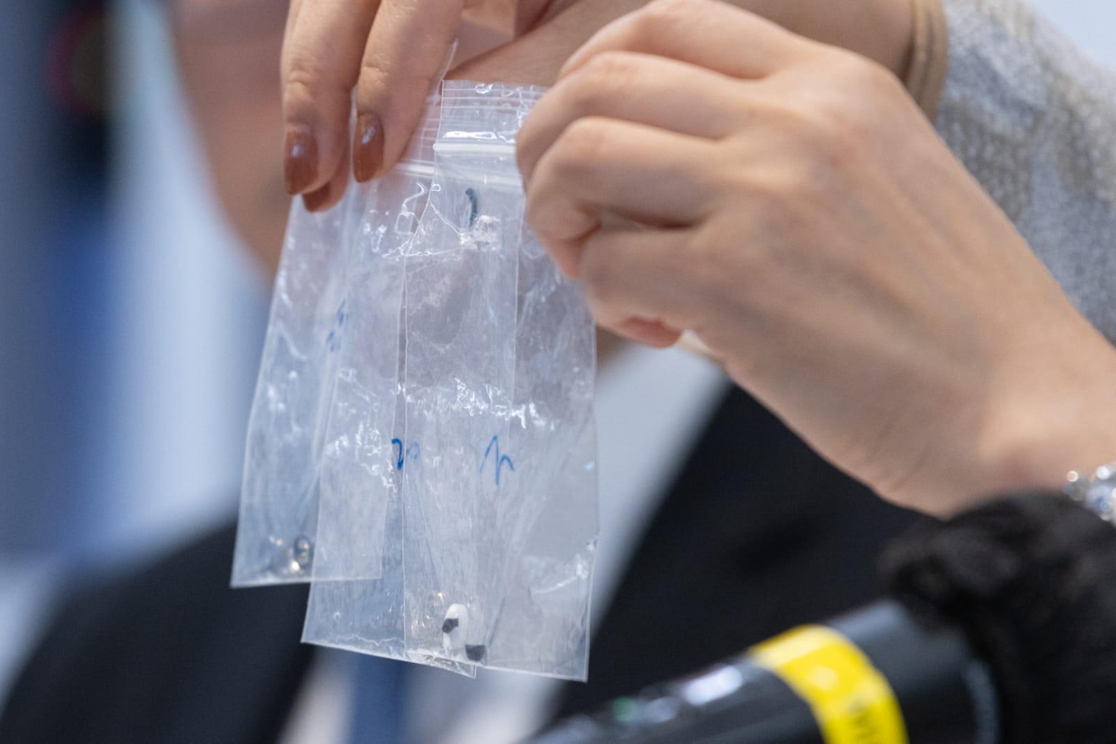 嬰兒衣物上有潛在風險的小配件