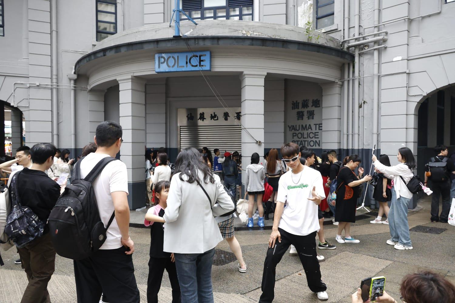 五一長假期吸引不少內地旅客來港遊玩。(資料圖片)