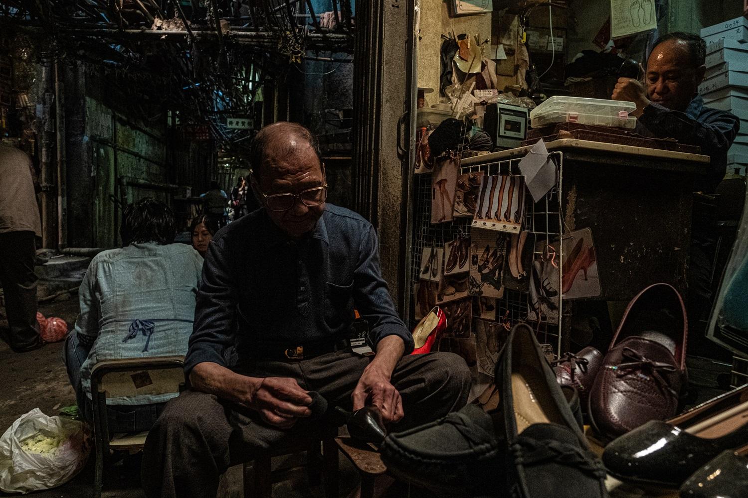 電影《九龍城寨之圍城》斥資5.000萬搭景廠景,務求盡量還原八十、九十年代的城寨面貌。