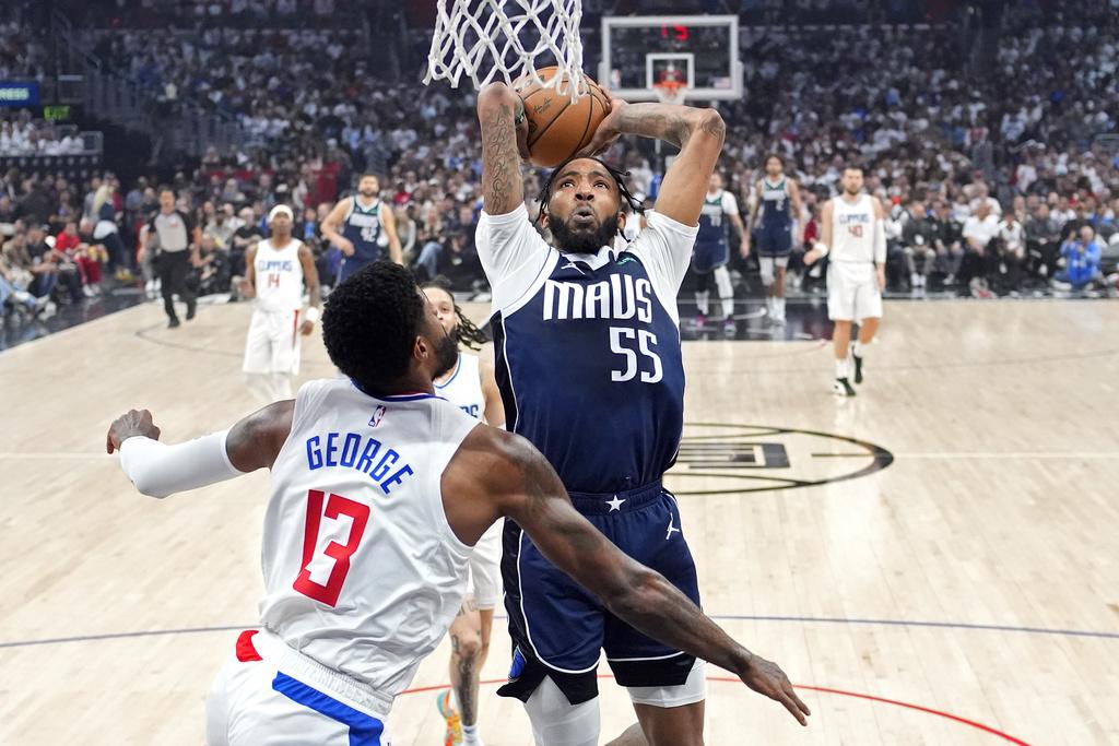 獨行俠以123:93大破快艇,場數領先3:2。(美聯社)