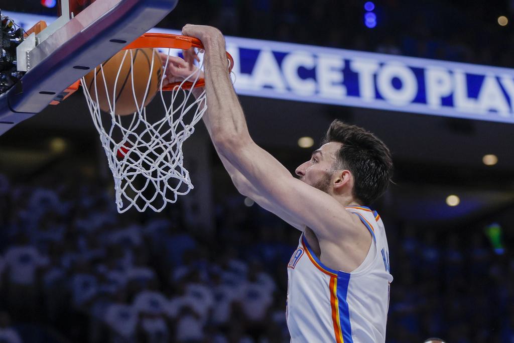 雷霆以117:95擊敗獨行俠,場數領先1:0。(美聯社)