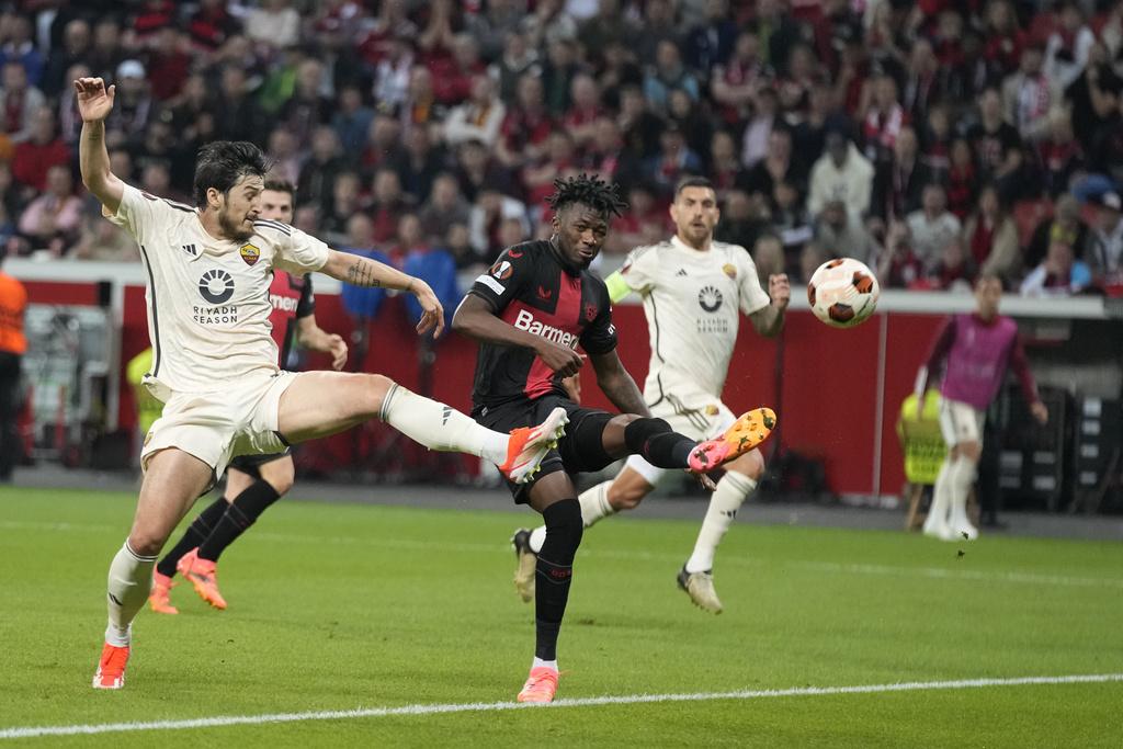 利華古遜近3場主場歐霸賽事,共起腳98次。(美聯社)