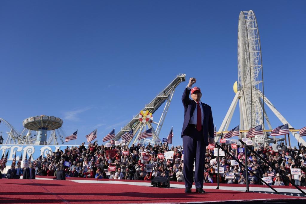 特朗普周六在新澤西州Wildwood海灘旁的遊樂場舉行造勢大會。(美聯社)