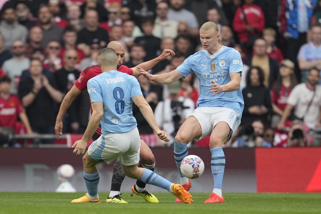 英格蘭足總盃決賽,曼城前鋒夏蘭特上半場機會不多。(美聯社)