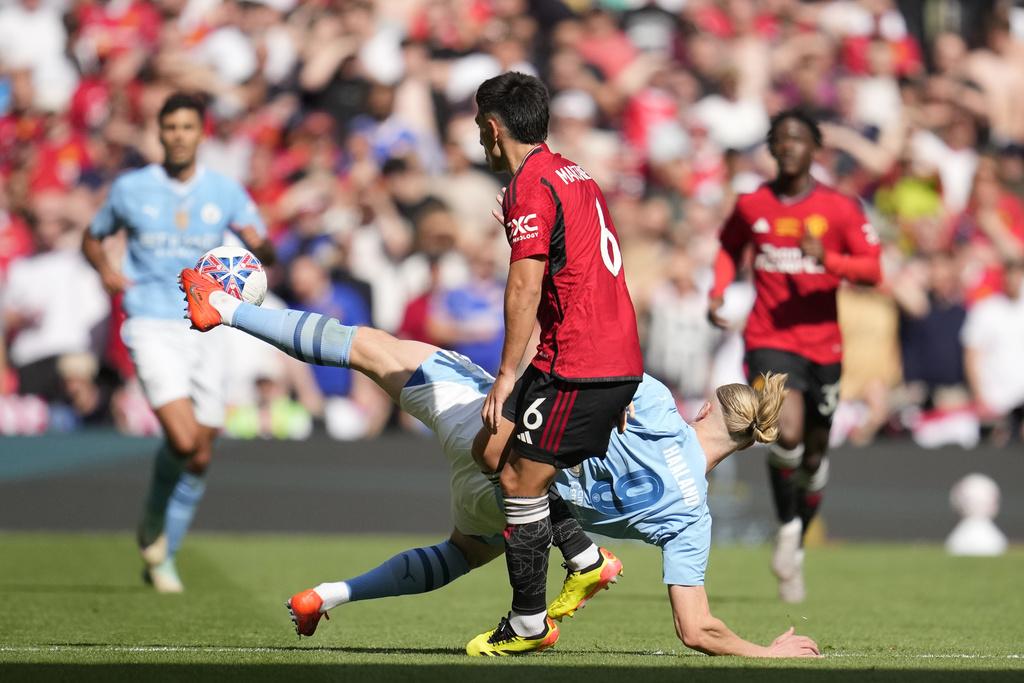 英格蘭足總盃|夏蘭特下半場曾中楣不入。(美聯社)