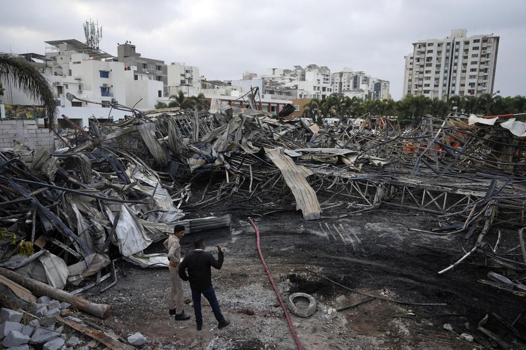 印度古吉拉特邦兒童遊樂場火災現場。(美聯社)