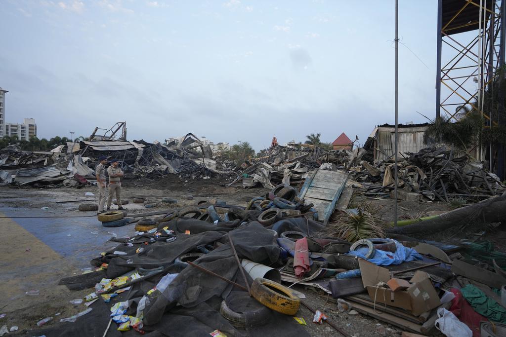 印度古吉拉特邦兒童遊樂場火災現場。(美聯社)