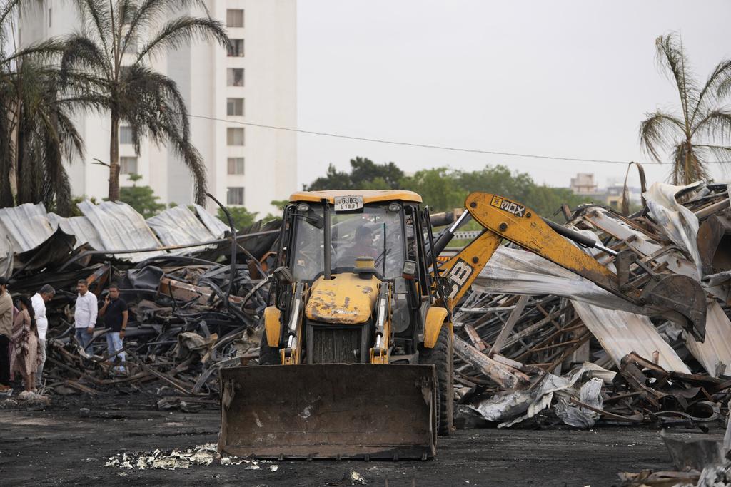印度古吉拉特邦兒童遊樂場火災現場。(美聯社)