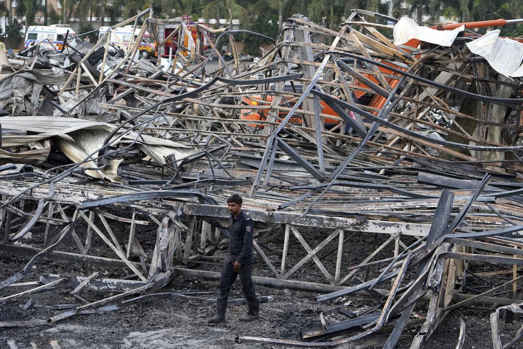 印度古吉拉特邦兒童遊樂場火災現場。(美聯社)