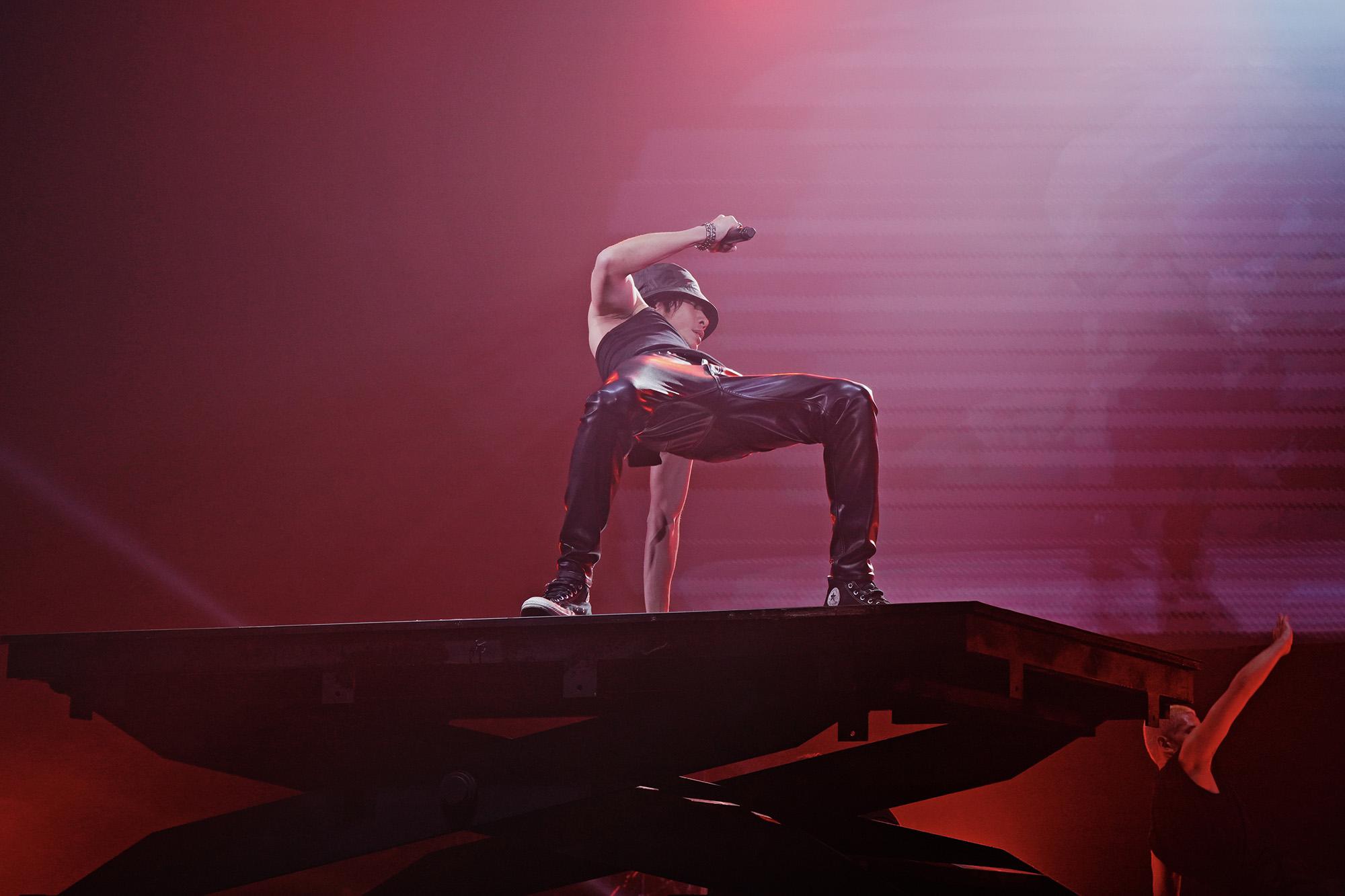 YT又唱又跳熱炒氣氛