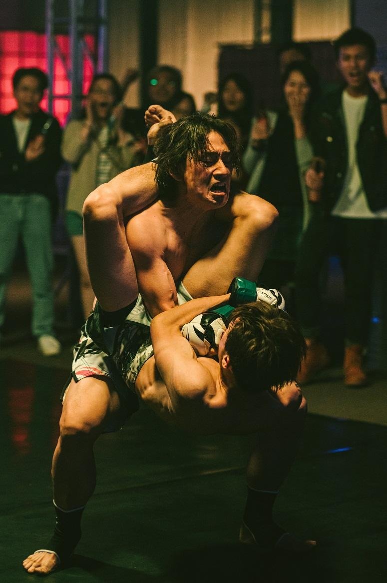 駱振偉在《打天下2》挑戰打MMA。