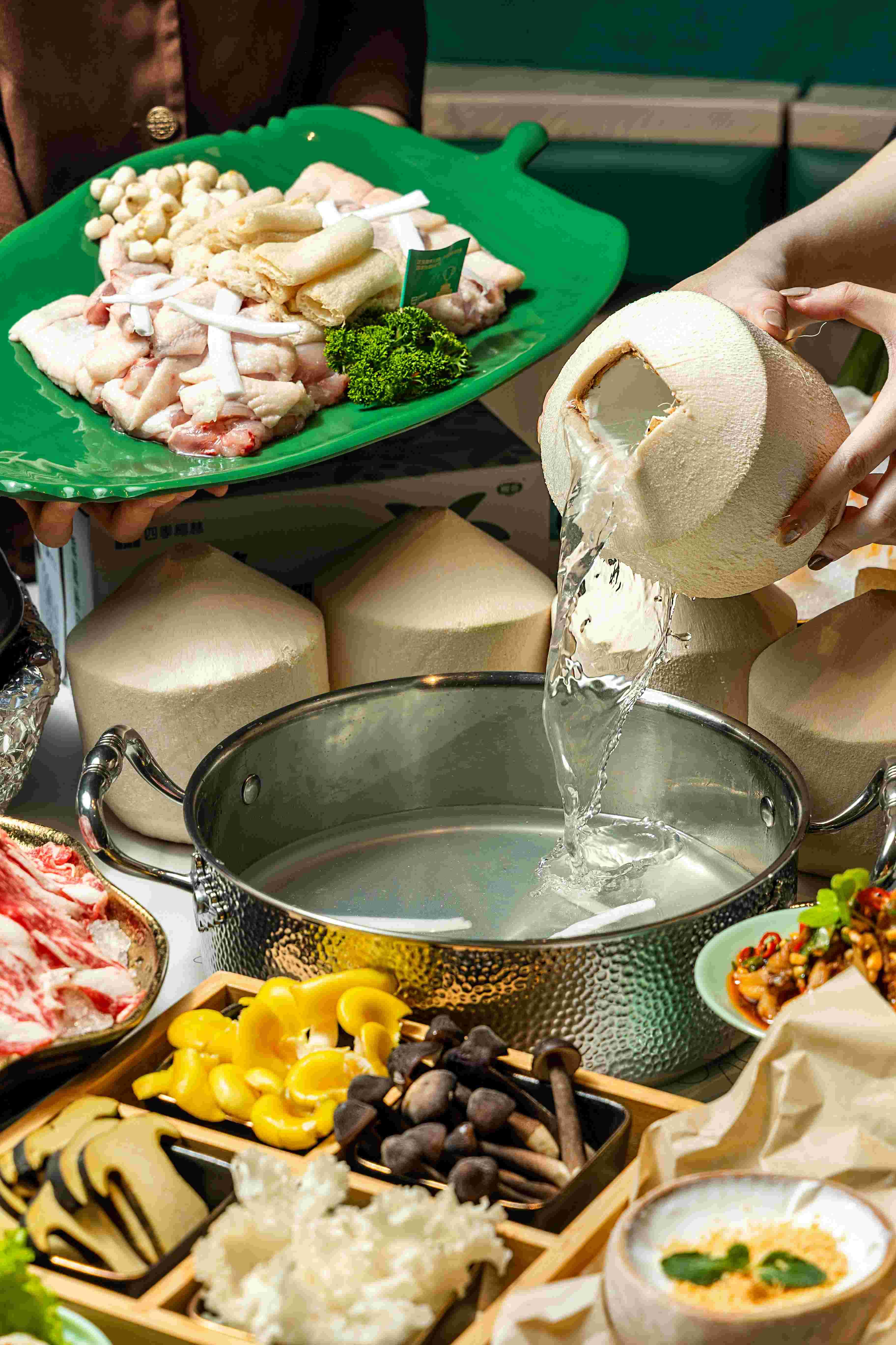 不加1滴水,4個椰子一鍋湯